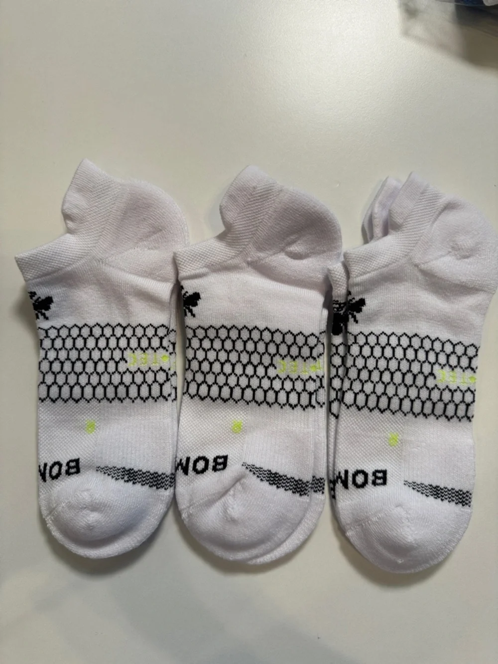 Bombas NWT Hex-Tec 3PR Unisex SZ: Medium Color:White